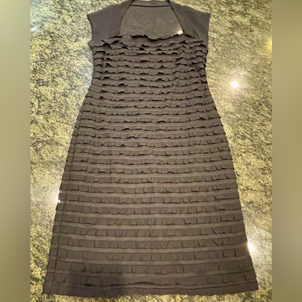 🖤Beautiful little black dress from Dress Barn size 6 stretchy & flattering cut!